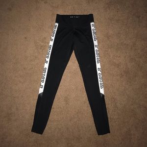 Victoria’s Secret Ultimate PINK legging